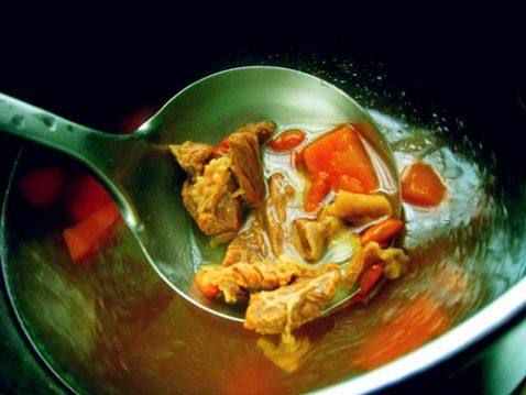 红萝卜当归炖牛肉步骤9
