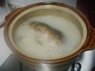 沙参玉竹鲫鱼汤步骤14