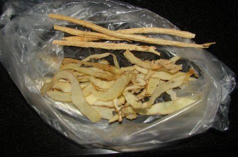 沙参玉竹鸡骨汤步骤2