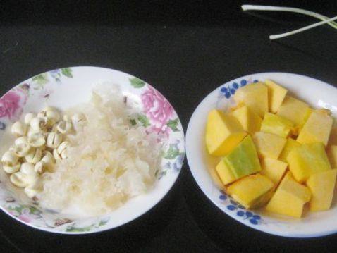 莲子银耳南瓜汤步骤1