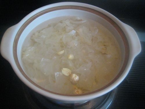 木瓜莲籽银耳汤步骤4