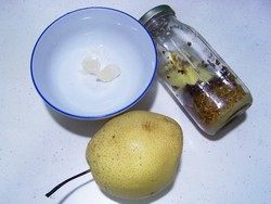 桂花雪梨糖水步骤1