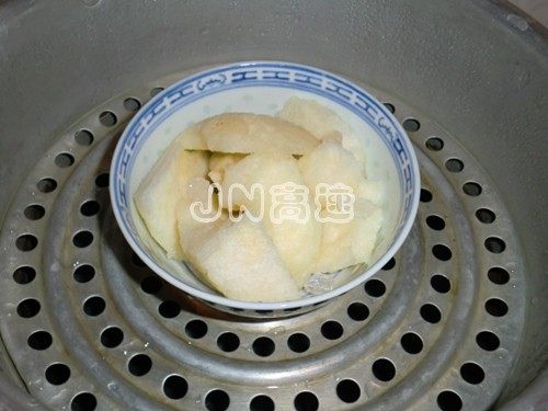 冰糖梨步骤4