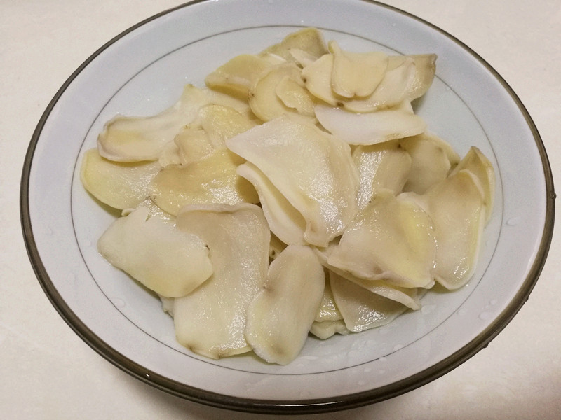 肥肠炒土豆干步骤2