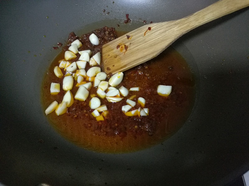肥肠炒土豆干步骤5