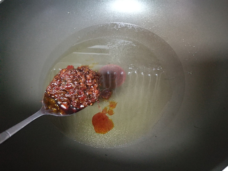 肥肠炒土豆干步骤4