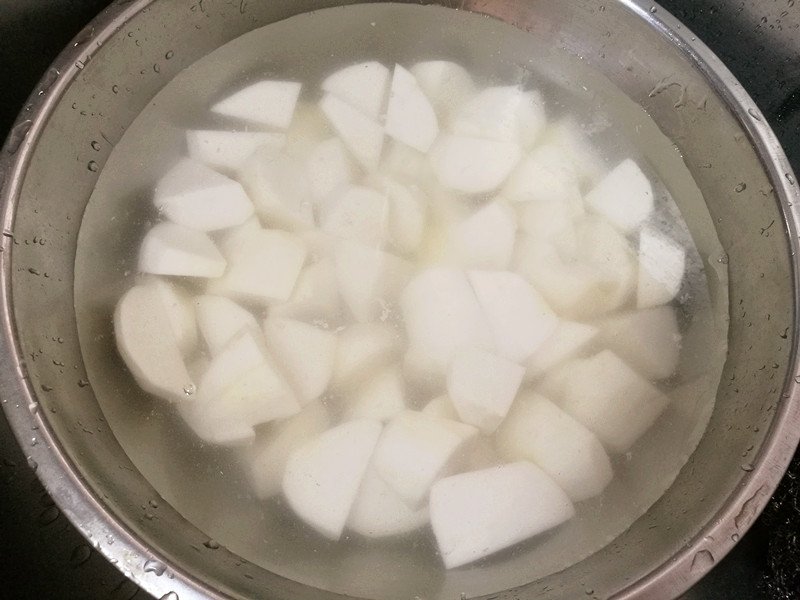 芋头红烧肉步骤5