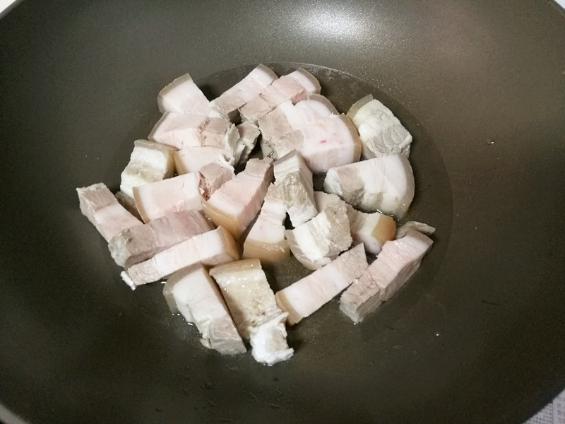 芋头红烧肉步骤6