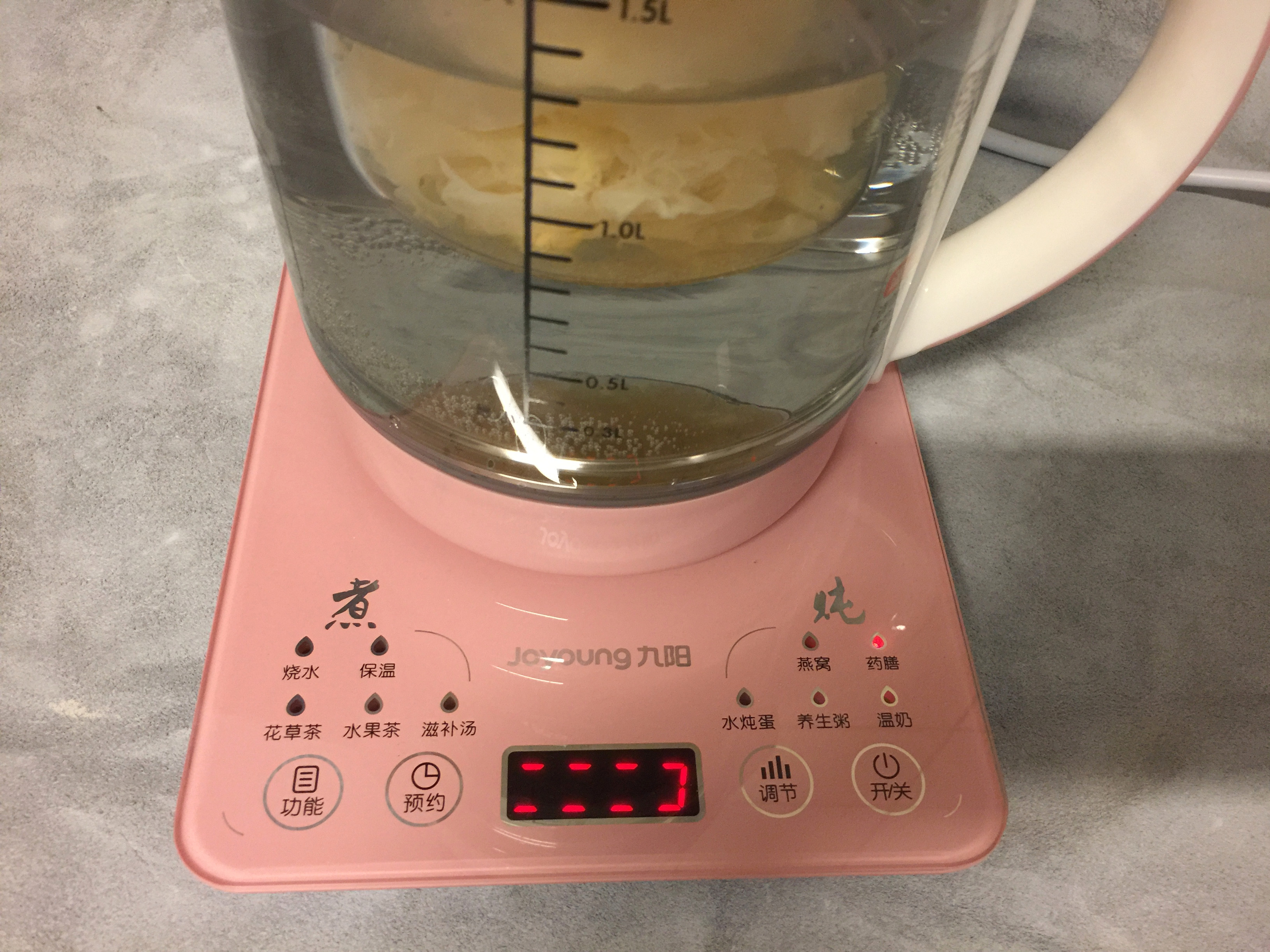 桂圆银耳红枣甜汤步骤6