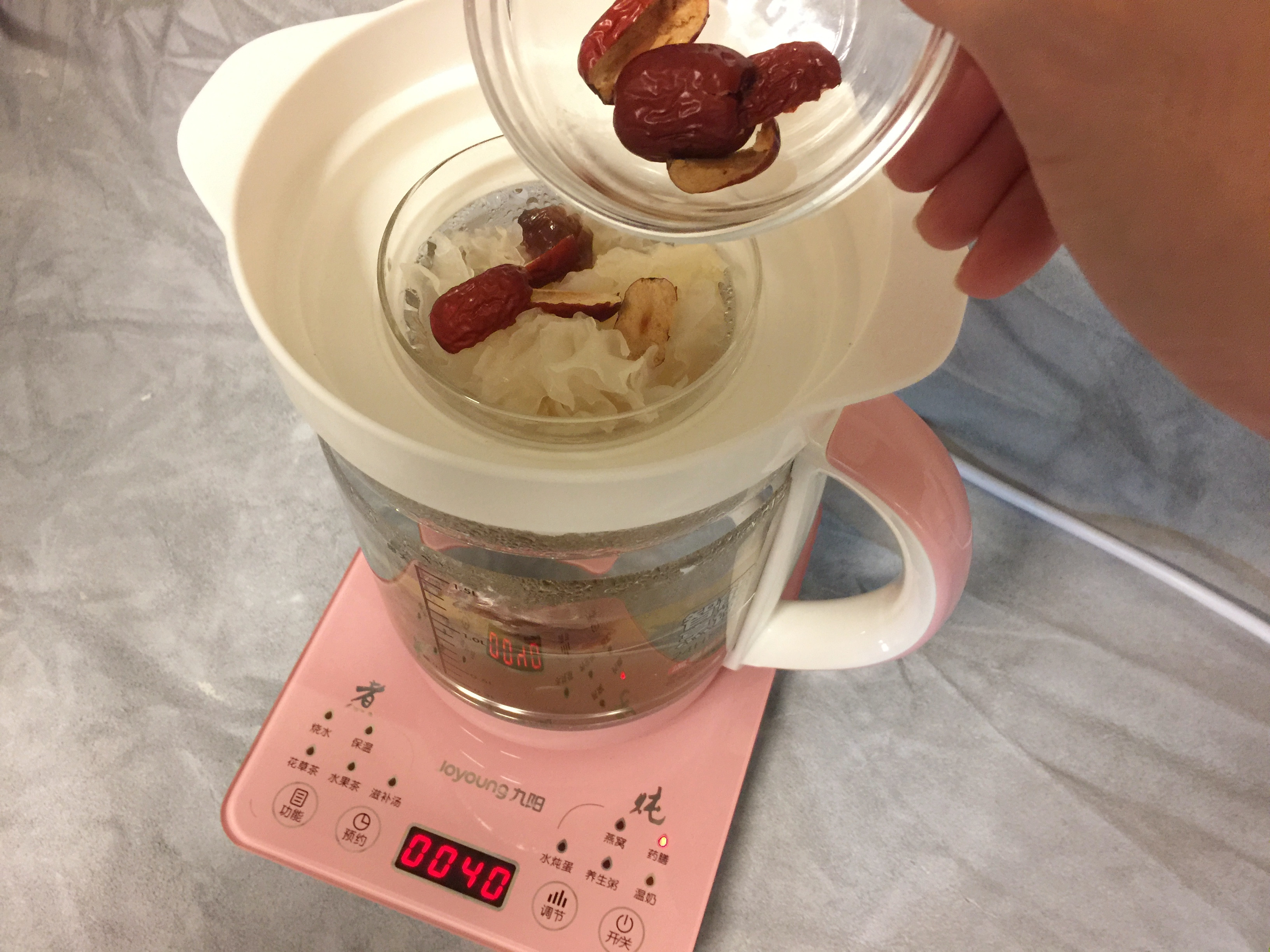 桂圆银耳红枣甜汤步骤8