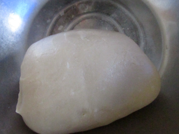 红豆蓉蛋黄酥步骤8