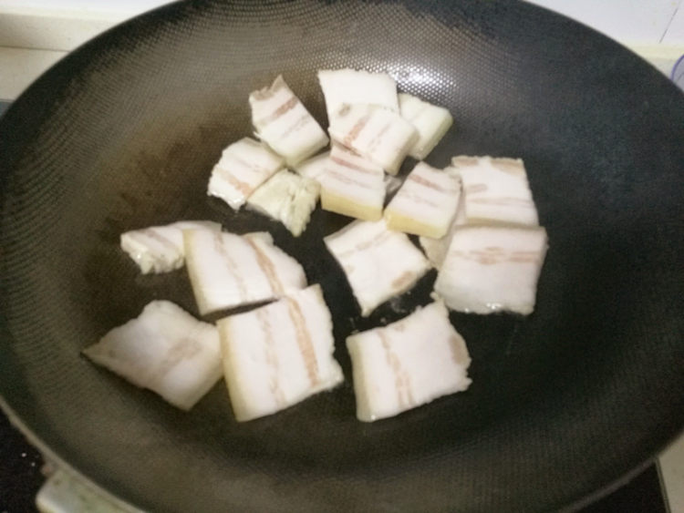 回锅肉烧黄瓜步骤3