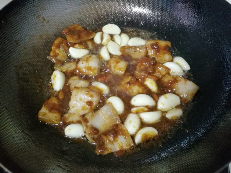 回锅肉烧黄瓜步骤5