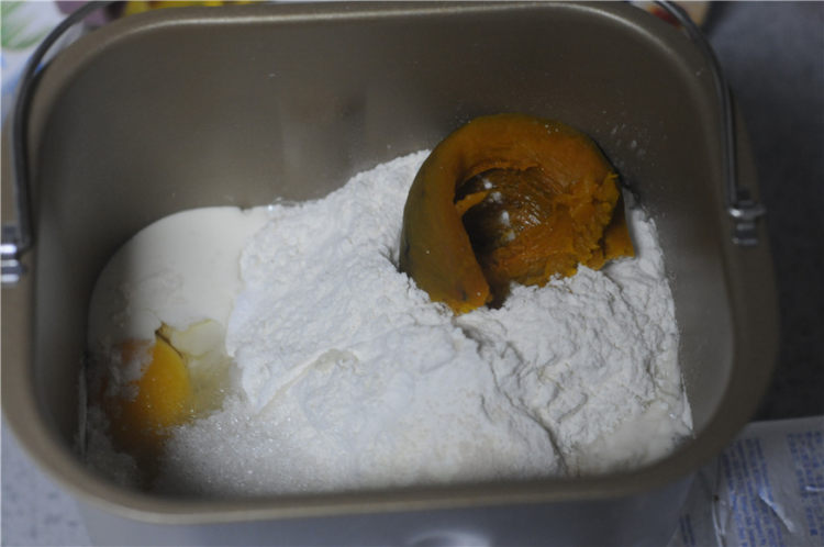 南瓜红豆芝麻斑纹土司步骤5