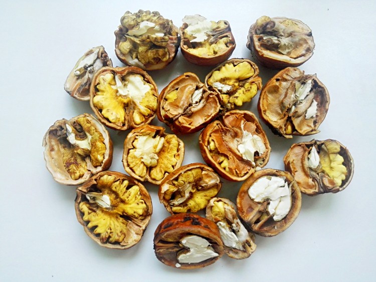 鲜核桃菠菜塔步骤1
