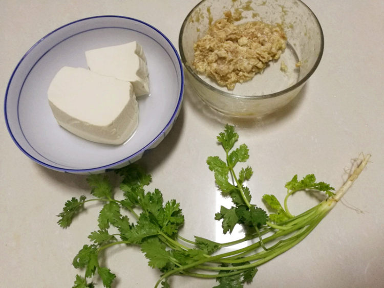 酸汤丸子烧豆腐步骤1
