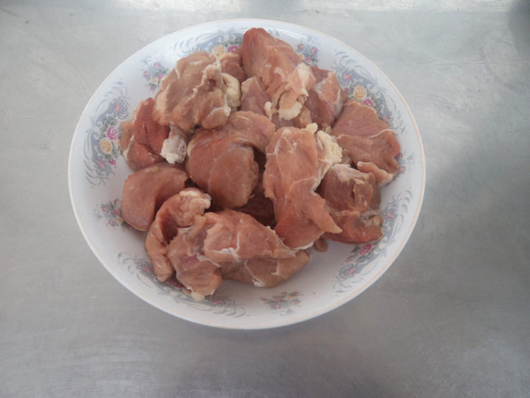 牛肉烧土豆步骤1