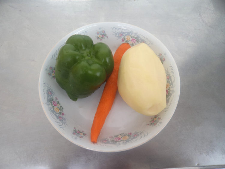 牛肉烧土豆步骤2