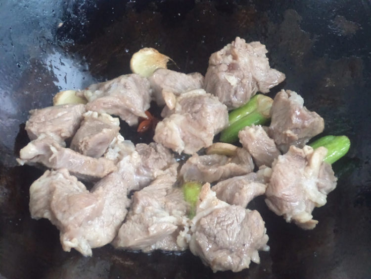 牛肉烧土豆步骤6