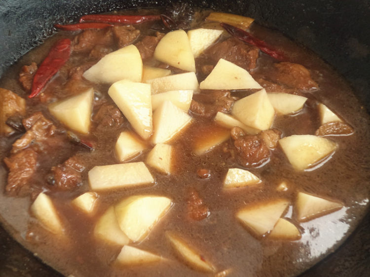 牛肉烧土豆步骤12