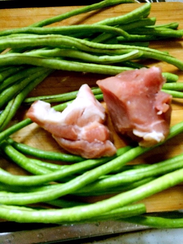 长豆角酿肉步骤1
