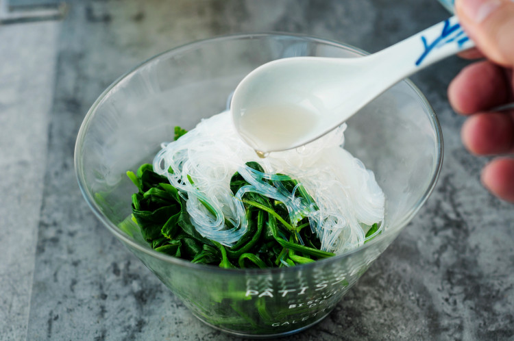 芥末菠菜粉丝步骤5