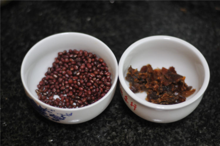桂圆红豆浆步骤1