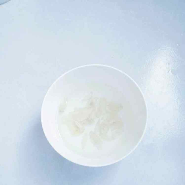 花生银耳羹步骤2