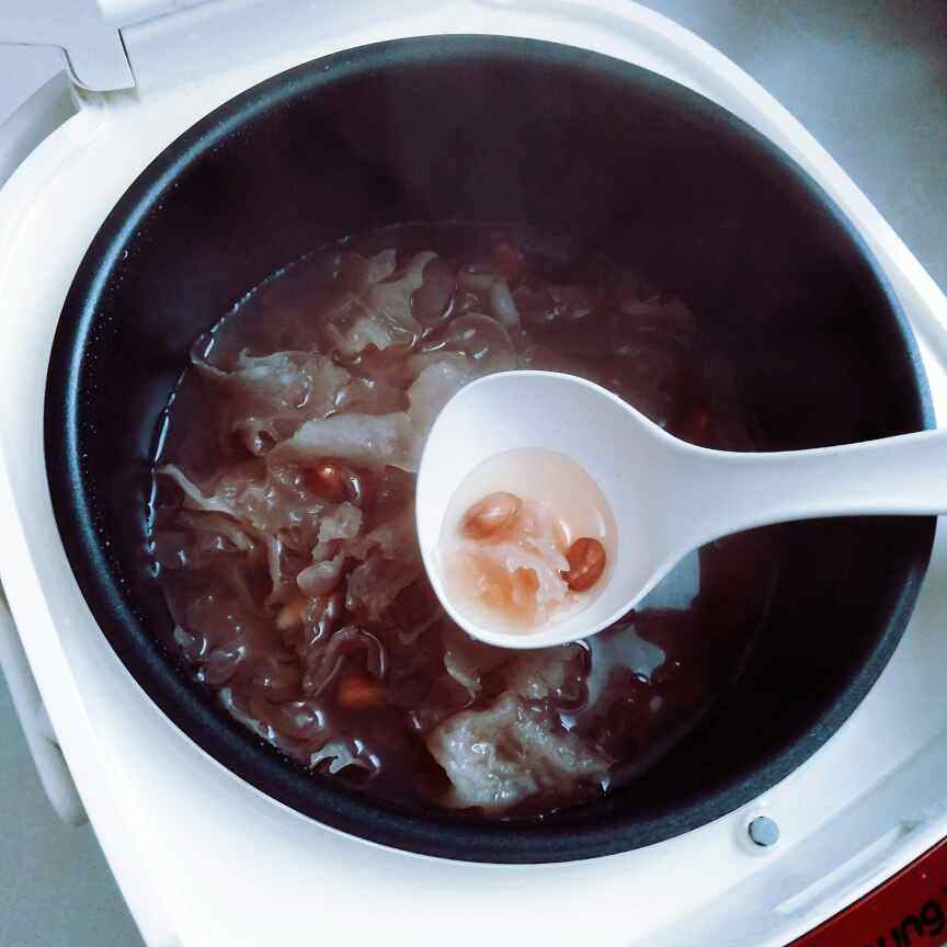 花生银耳羹步骤9
