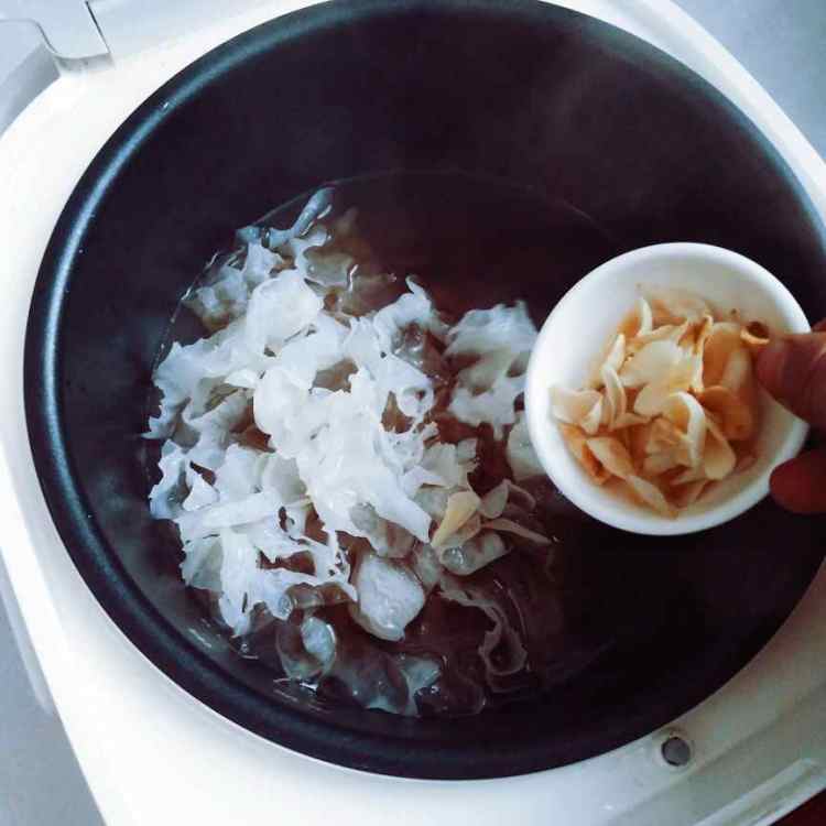 花生银耳羹步骤8