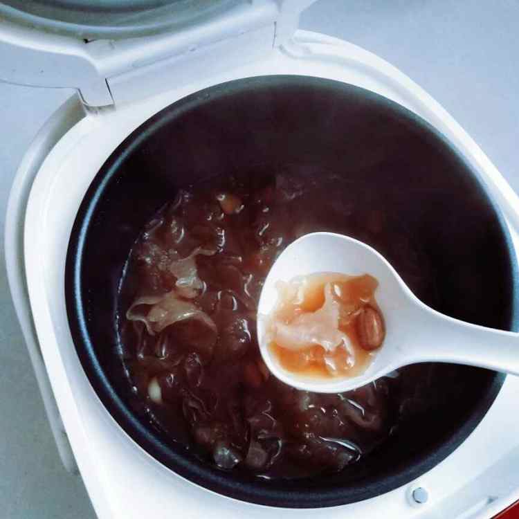 花生银耳羹步骤11