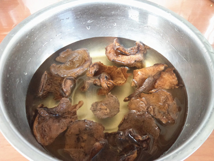 榛蘑豆角#非转基因金步骤1