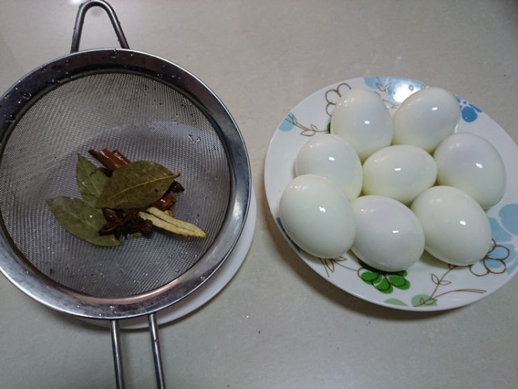 乡巴佬卤蛋步骤4