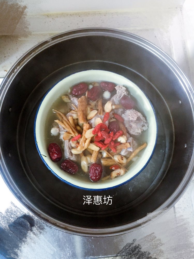 当归黄芪红枣枸杞排骨步骤9