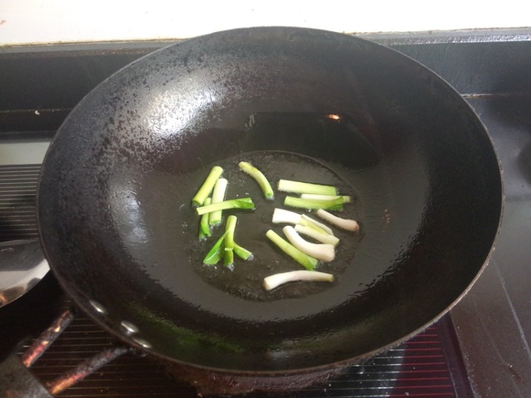 青蒜炒羊血步骤4