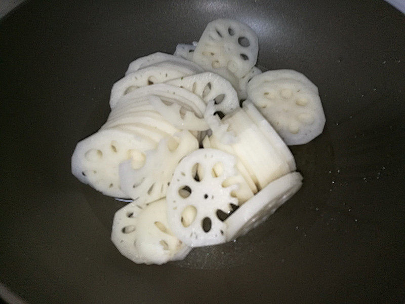 孜然炒藕片步骤4