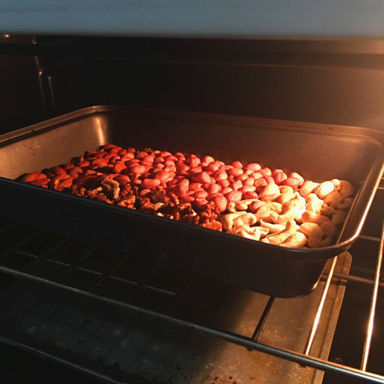 五仁玫瑰月饼步骤2