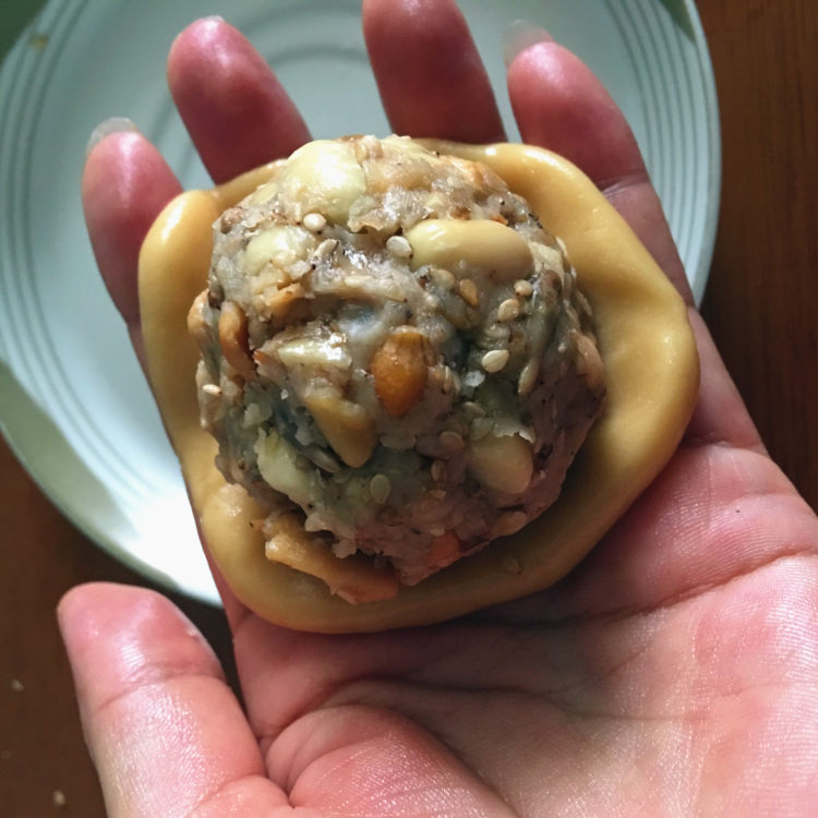 五仁玫瑰月饼步骤13