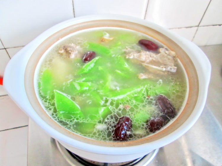 山药莴笋炖猪骨步骤7