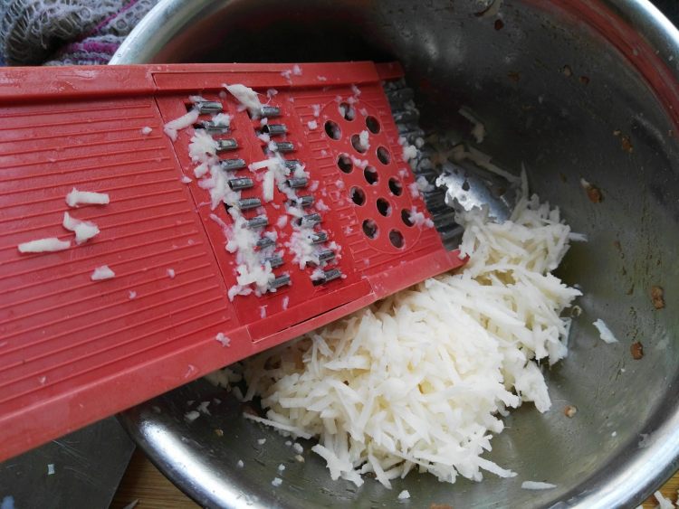 猪肉莲藕水饺步骤3