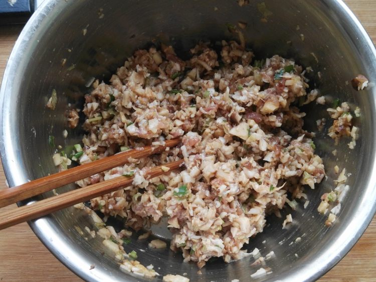 猪肉莲藕水饺步骤6