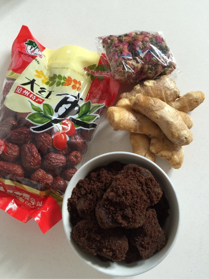 红糖玫瑰姜枣膏步骤1