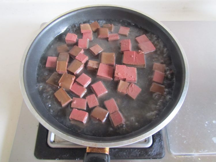 鸭血毛豆步骤3