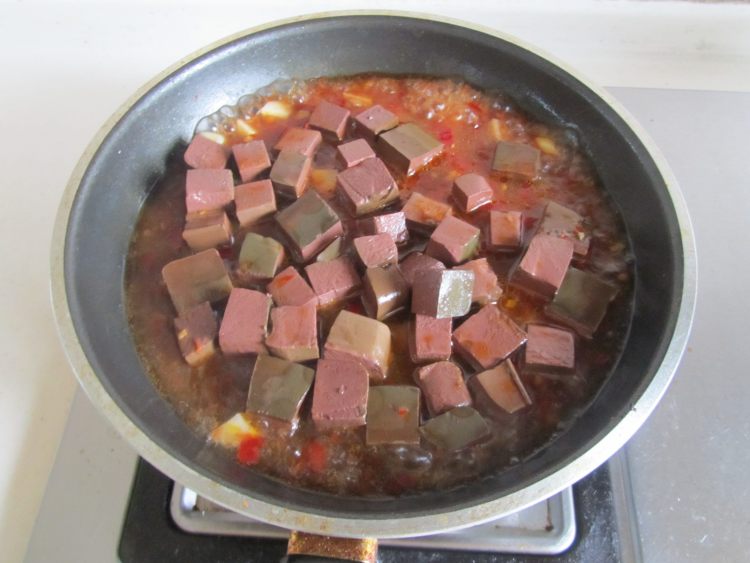 鸭血毛豆步骤6