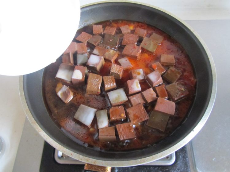 鸭血毛豆步骤8