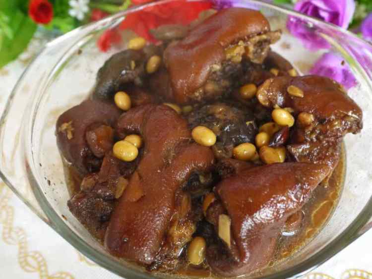 香菇黄豆猪蹄煲步骤10