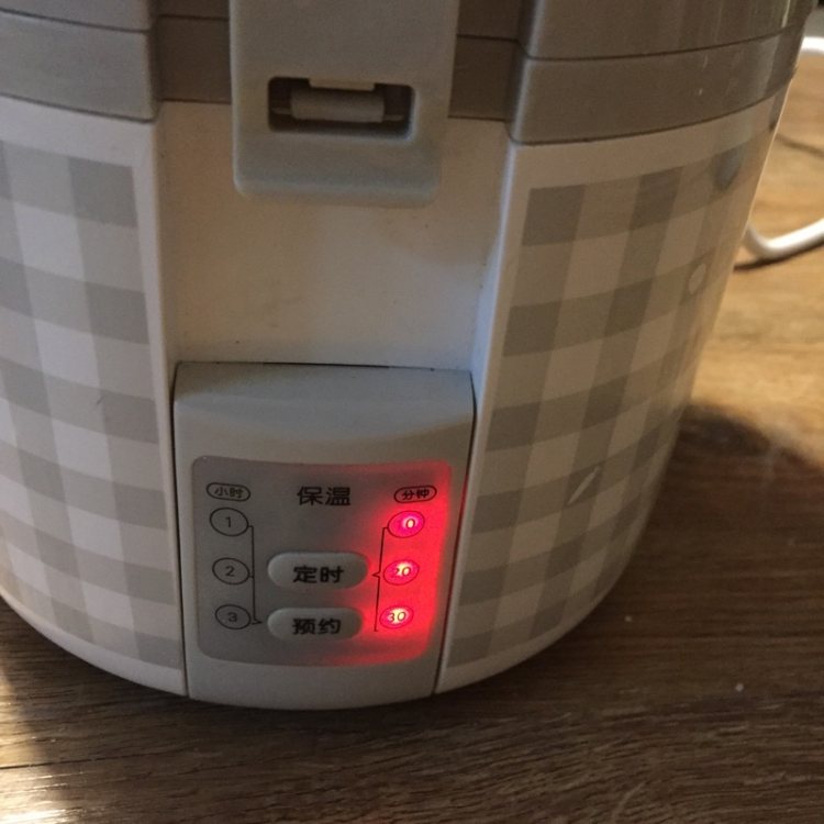 炖鸽子汤步骤8