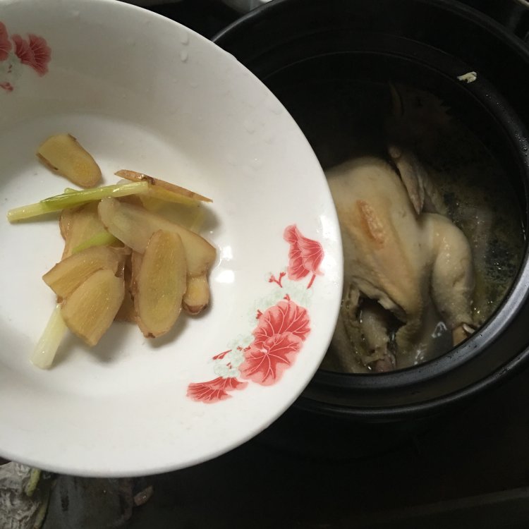 阿胶枸杞炖鸡步骤11