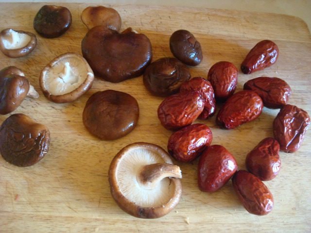 香菇红枣炖羊肉步骤3