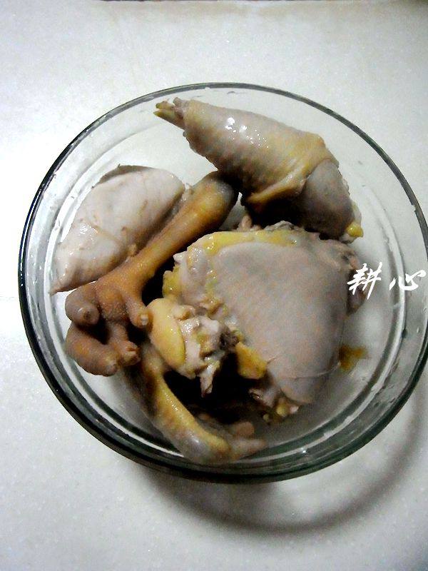 竹荪香菇鸡汤步骤4
